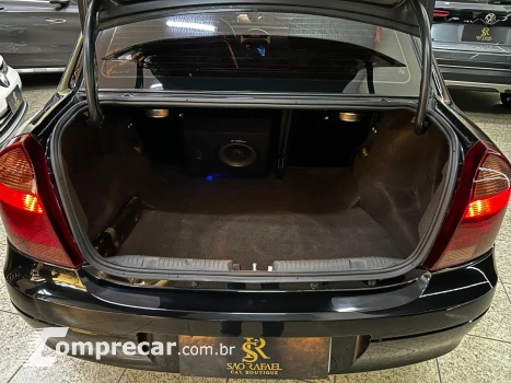 Corsa Sed. Premium 1.4 8V ECONOFLEX 4p