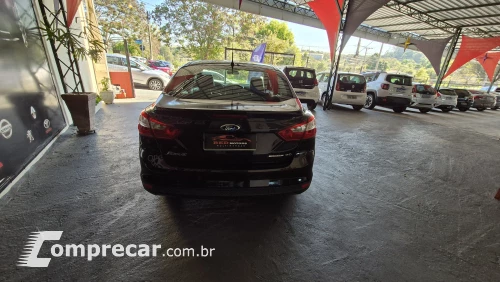 FORD FOCUS 2.0 SE Sedan 16V 4 portas