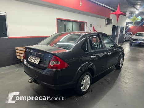 FIESTA 1.6 Rocam SE Sedan 8V