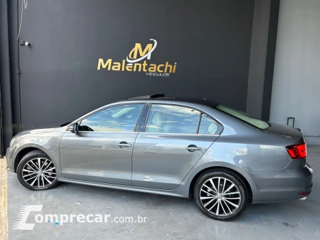 JETTA 2.0 TSI HIGHLINE 211CV GASOLINA 4P TIPTRONIC