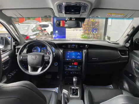 Hilux SW4 SRX Plat. 4x4 2.8 TB Die. Aut.