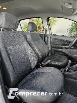 VOYAGE 1.0 12V MPI Totalflex