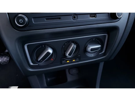 Volkswagen FOX 1.6 MSI TOTAL FLEX CONNECT 4P I-MOTION 4 portas