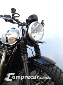 TRIUMPH STREET TWIN