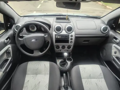 FIESTA 1.6 MPI Class Hatch 8V