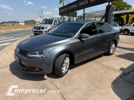 Volkswagen JETTA 2.0 Comfortline 4 portas