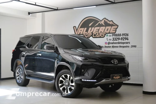 Toyota HILUX SW4 2.8 D-4d Turbo SRX Platinum 7L 4X4 4 portas