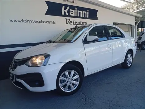 Toyota ETIOS 1.5 X Plus Sedan 16V 4 portas