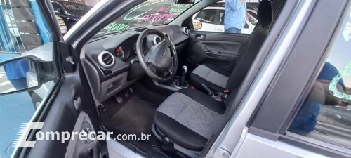 FIESTA 1.6 Rocam SE Sedan 8V
