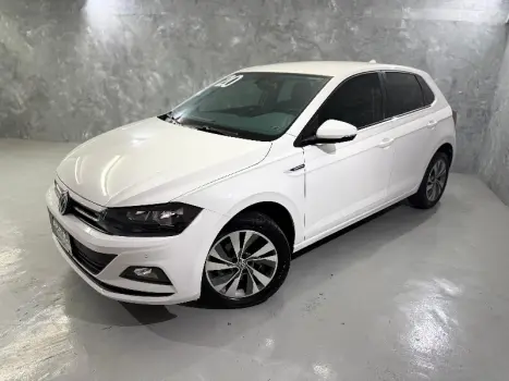 Volkswagen POLO 1.0 200 TSI Comfortline 4 portas