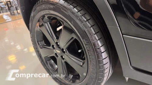 TRACKER 1.4 16V Turbo Midnight