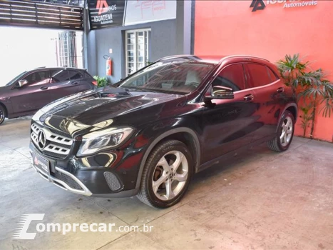 Mercedes-Benz GLA 200 1.6 CGI FLEX ADVANCE 7G-DCT 4 portas