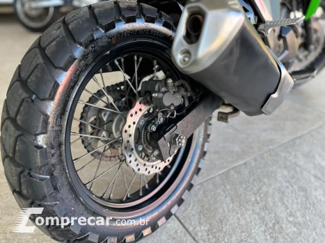 VERSYS-X 300