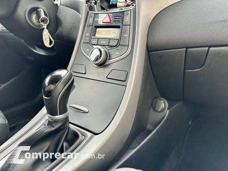 Hyundai Elantra GLS 2.0 16V Flex Aut. 4 portas