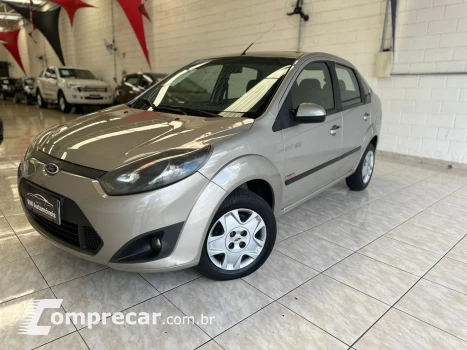 FORD FIESTA 1.6 Rocam Sedan 8V 4 portas