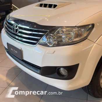 Hilux SW4 SRV D4-D 4x4 3.0 TDI Dies. Aut