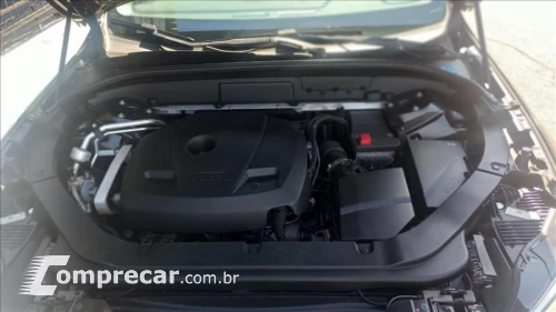 XC60 2.0 T5 Momentum AWD Geartronic
