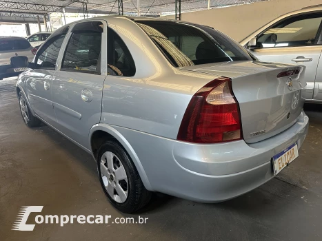 CORSA 1.4 MPFI Premium Sedan 8V