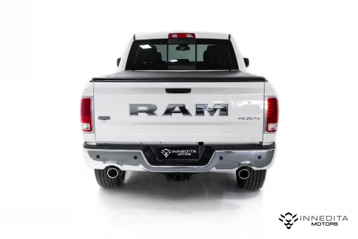 RAM 1500 5.7 Laramie 4X4 CD V8 4 portas