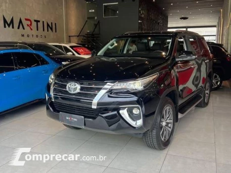 Toyota HILUX SW4 srx 7 lugares 4 portas