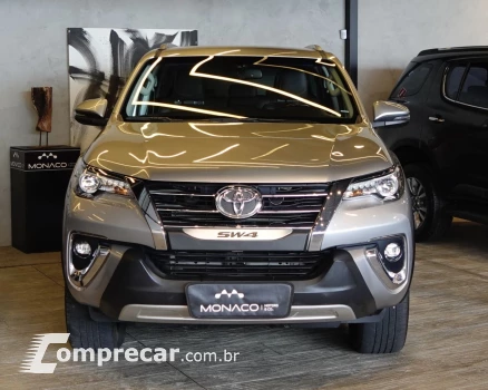 Toyota Hilux SW4 2.8 4P SRX 4X4 7 LUGARES TURBO DIESEL AUTOMÁTICO 4 portas