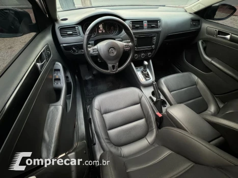 Jetta 2.0 4P CONFORTLINE TIPTRONIC AUTOMÁTICO