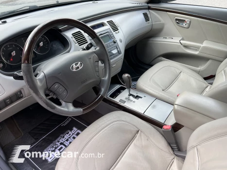 AZERA 3.3 MPFI GLS Sedan V6 24V