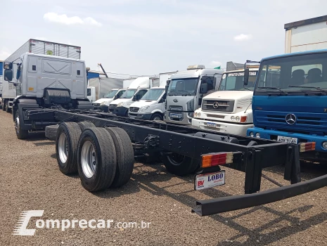 Ford Cargo 2423