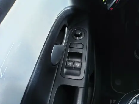 UP 1.0 TSI HIGH UP 12V FLEX 4P MANUAL