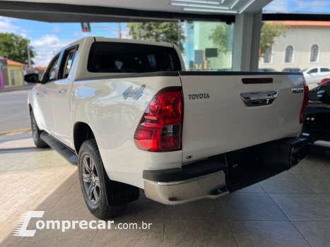 HILUX 2.8 D-4D TURBO DIESEL CD SR 4X4 AUTOMÁTICO