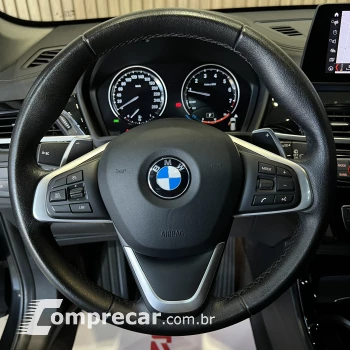 BMW X1 2.0 16V Turbo Activeflex Sdrive20i X-line 4 portas