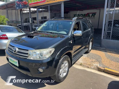 Hilux SW4 SRV D4-D 4x4 3.0 TDI Dies. Aut