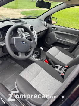 FIESTA 1.6 Rocam SE Sedan 8V
