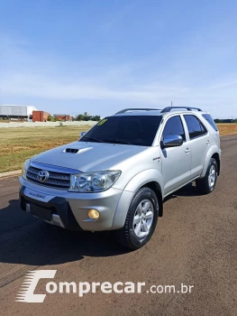Toyota HILUX SW4 3.0 SRV 4X4 7 Lugares 16V Turbo Intercooler 4 portas