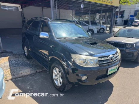 Hilux SW4 SRV D4-D 4x4 3.0 TDI Dies. Aut