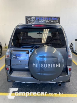 Mitsubishi PAJERO 2.0 TR4 4X2 16V 4 portas