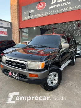 Toyota HILUX SW4 3.0 4X4 8V Turbo 4 portas