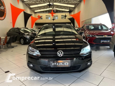 Volkswagen JETTA 2.0 COMFORTLINE VOLKSWAGEN 4 portas