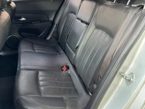 CRUZE SEDAN - 1.8 LT 16V 4P AUTOMÁTICO
