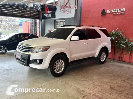 Toyota HILUX SW4 2.7 SR 7 LUGARES 4X2 16V FLEX 4P AUTOMÁTICO 4 portas