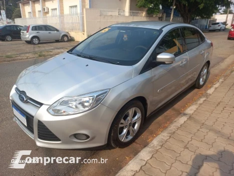 FORD Focus 2.0 S Sedan 16V Flex 4P Powershift 4 portas