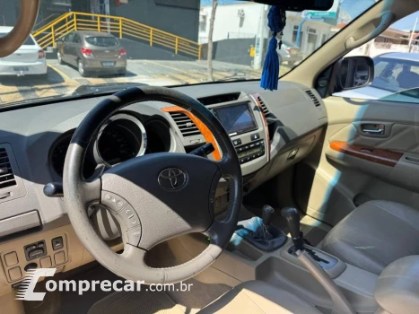 Hilux SW4 SRV D4-D 4x4 3.0 TDI Dies. Aut