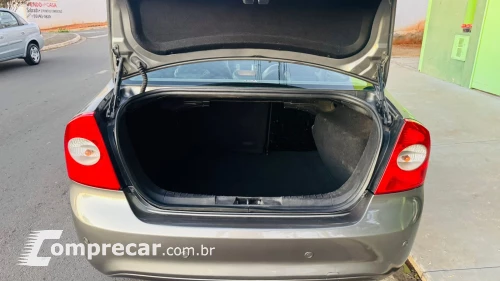 FOCUS 2.0 Titanium Plus Sedan 16V