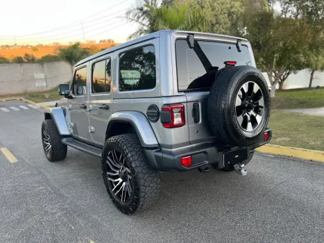 WRANGLER 2.0 TURBO GASOLINA SAHARA 4P 4X4 AT8