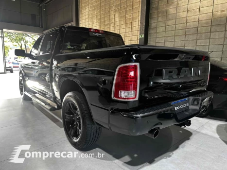 CLASSIC 5.7 V8 GASOLINA LARAMIE NIGHT EDITION CD 4X4 AUTOMÁT