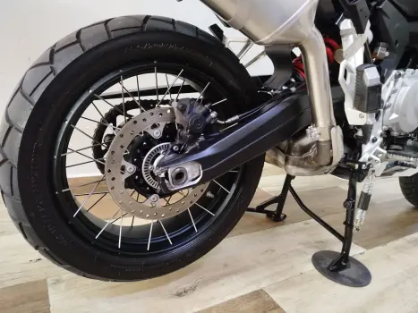 F 850 GS TRIPLE BLACK