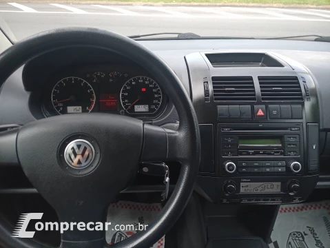 Volkswagen POLO SEDAN 1.6 MI 8V 4 portas