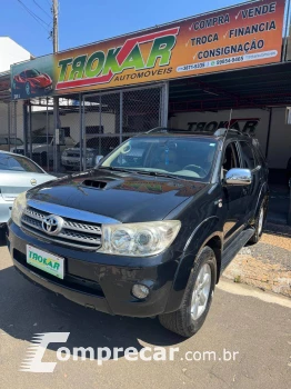 Hilux SW4 SRV D4-D 4x4 3.0 TDI Dies. Aut