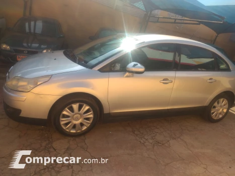 CITROEN C4 2.0 Exclusive Pallas 16V 4 portas