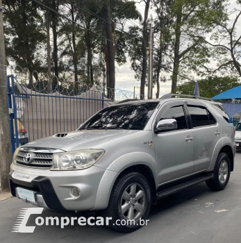 Toyota HILUX SW4 3.0 SRV 4X4 7 Lugares 16V Turbo Intercooler 4 portas